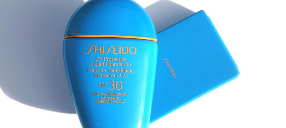 Un trucco baciato dal sole con UV Protective Liquid Foundation di Shiseido